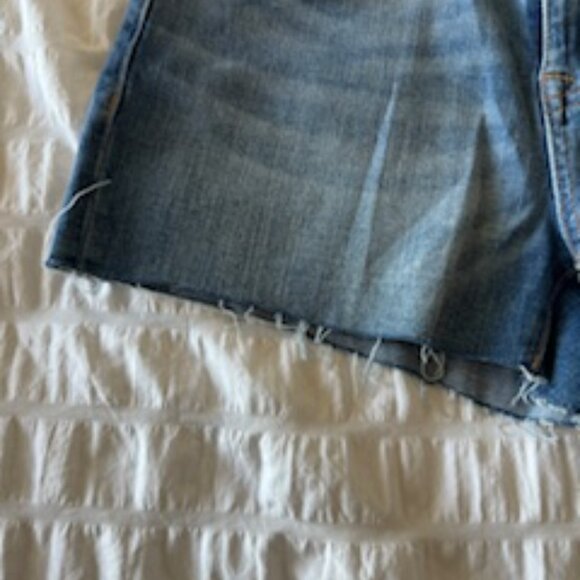 Aeropostale Women's 3" High-Rise Curvy Midi Denim Shorts NWT - Picture 5 of 6